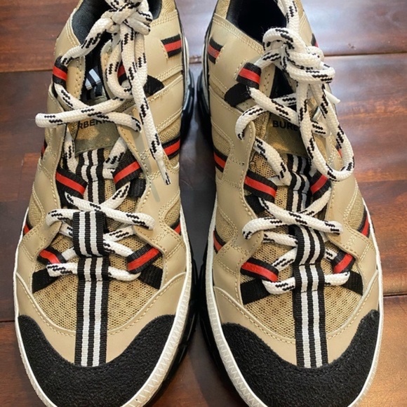Burberry Sneakers - Picture 1 of 8